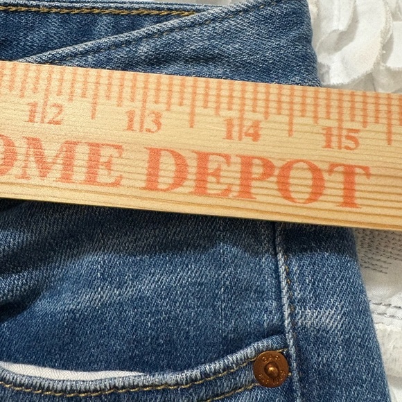 GAP Perfect Boot Jeans, Medium Wash with Subtle Fading. High Rise. Size 27 - Picture 7 of 10